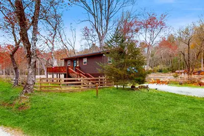 Image de Amazing riverfront retreat with grazing horses, great views, & firepit - dogs ok