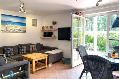 Image de Cozy vacation apartment in thatched, quiet vacation complex!