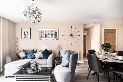 Image de Spacious & Bright 2 Bed Apartment in Manchester