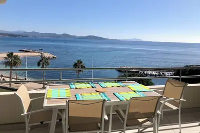 Image de Vue mer exceptionnelle T3 neuf traversant 75 m2 climatisé sans aucun vis à vis