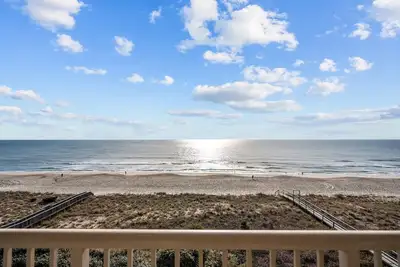 Image de Pelican Watch 507 - Bullard Realty