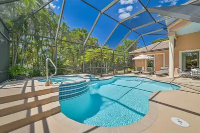 Image de New remodeled Florida Pool Home! Heated Pool & Spa - 5 Mins to Gulf Beaches!