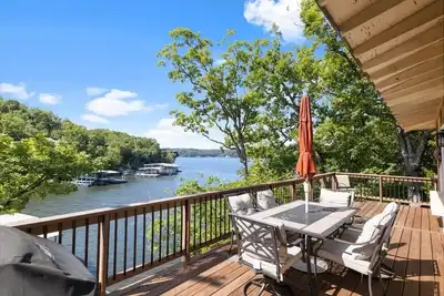 Image de Lakefront Home w/ Modern Upgrades, Private Dock & Boat Slip