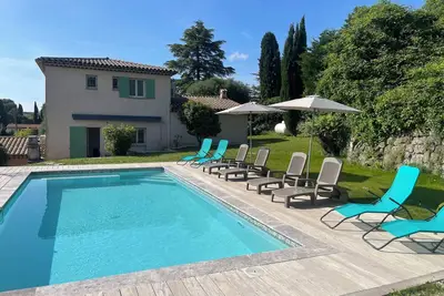 Image de Villa au calme avec piscine privée, à 4 km des plages.