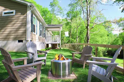 Image de Shortoff Cottage - Brand new, modern cottage close to downtown Highlands