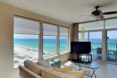 Image de Jade East Towers #1010 | Gulf Views, Luxury Amenities + Direct Beach Access!