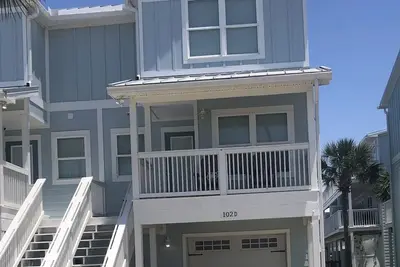 Image de Gulfview Mexico Beach Townhome steps from the beach with boat slip