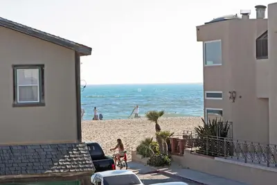Image de Spacious 4 Bedroom one house from the beach
