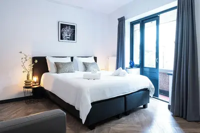 Image de Severini | Studio | avec cuisine et salle de bain privées