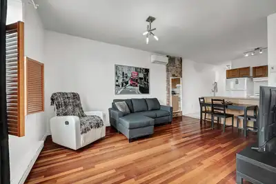 Image de 1 bedroom apartment in the city