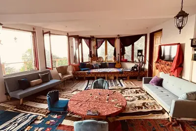 Image de Starship InnerPrize -Villa with lake views! Yoga platform. Rooftop terrace. .