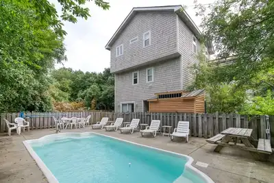 Image de Pet-friendly oceanside Corolla home w/ private pool & hot tub!