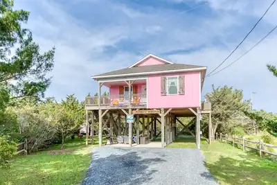 Image de Cozy pet-friendly home in Avon w/ community pool!