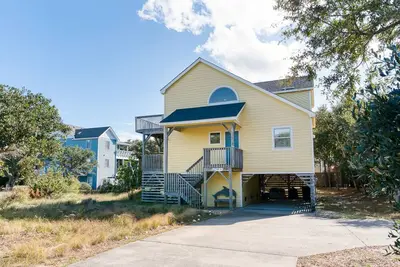 Image de Oceanside home in Duck w/ hot tub & community pool!