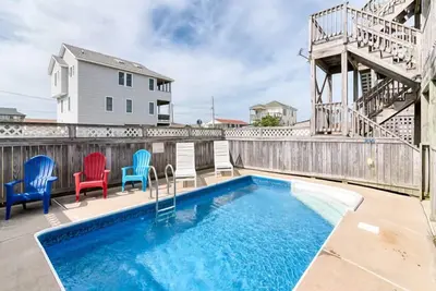 Image de Semi-oceanfront Nags Head home w/ private pool & hot tub!