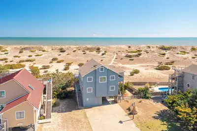 Image de Oceanfront Salvo home w/ hot tub & keyless access!