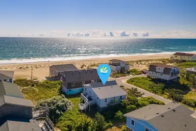 Image de Pet-friendly oceanside South Nags Head home just 75' from the beach!