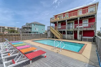 Image de Pet-friendly oceanside home in Nags Head w/ pool, hot tub, & rec room!
