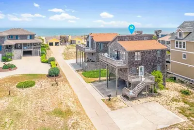 Image de Oceanside home in South Nags Head w/ hot tub just 200' from the beach!