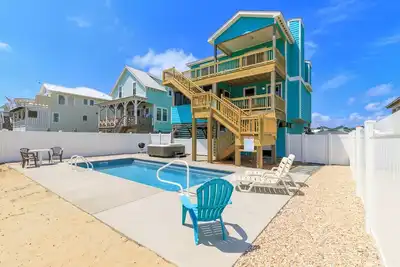 Image de Pet-friendly oceanside Kitty Hawk home w/ hot tub & ocean views!