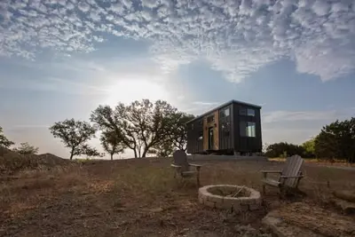 Image de Peaceful Tiny Home on Hilltop with Gorgeous Sunsets & Scenic Views