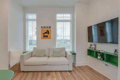 Image de Jazz Junction –2 BRs/5 Beds – 7 Mins to Broadway