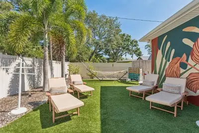 Image de Modern Pool Home, Central to Beach and Downtown