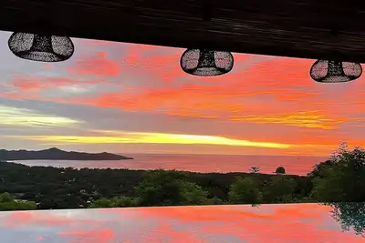 Image de 'Casa Cocoon' - Mar Vista - Panoramic Mountain & Ocean View