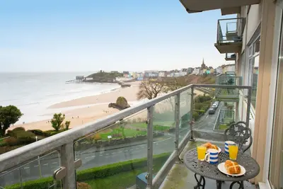 Image de Puffins Nest, Tenby - Deux Chambres Gîte, Couchages 4