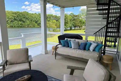 Image de The Tennessee Pearl lakefront home, amazing views and lots of lake toys and fun!
