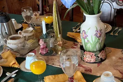 Image de Cozy 1895 Victorian, 5 minute walk to historic downtown and Mississippi River\n
