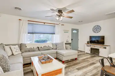 Image de Cape May Home w/ Deck ~ 2 Mi to Beach!