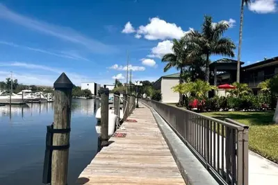 Image de Ramada by Wyndham Sarasota Waterfront- Tikki Bar & Grill- Near Airport & Beaches