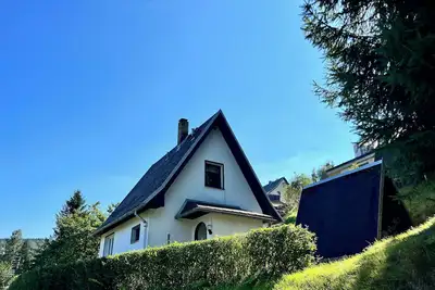 Image de Gemütliche Berghütte mit Kamin im Erzgebirge Nahe Schwarzwassertal
