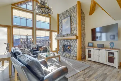 Image de Edwards Home in Cordillera: Hot Tub, Mountain View