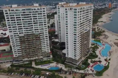 Image de Ocean front residential condominium 2 bedroom, 2. 5 bath apartment 1908 sf.