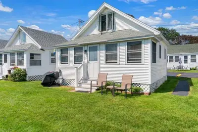Image de Bright Beach Cottage At Long Sands Beach