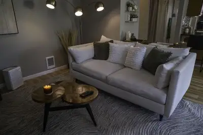 Image de Cozy Lake Stevens family bungalow: peaceful & quiet with a serene backyard.