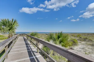 Image de Fernandina Beach Townhome, Steps to Public Beach