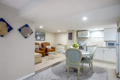 Image de Walking distance to the Falls, .