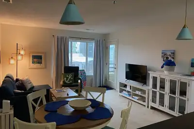 Image de 1. 5 blocks from Beach