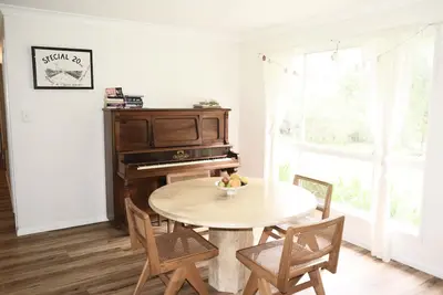 Image de Farmhouse in Byron Bay Hinterland. Pet friendly!