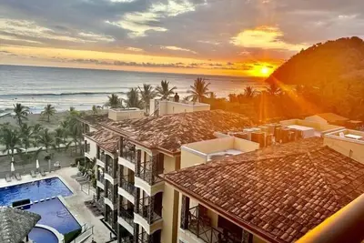 Image de Beautiful and luxury vacation condo with rooftop