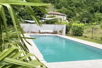 Image de Maison de vacances 'Maison Avec Vue Sur Le Vercors' avec vue sur la montagne, piscine et Wi-Fi