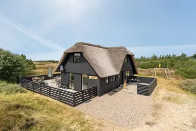 Image de \"Reiko\" - 1. 5km from the sea by Interhome