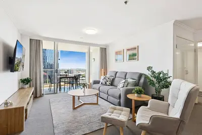 Image de 2-Bed City Abode with Swimming Pool, Gym & Views