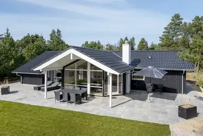 Image de \"Dior\" - 1. 4km from the sea by Interhome