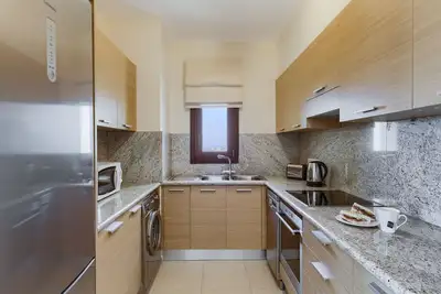 Image de 2 Bedroom Apartment - Ab11th