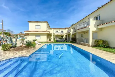 Image de Bel appartement pour 2 personnes avec climatisation, piscine, Wifi, Tv et terrasse