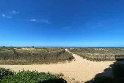 Image de Appartement face océan pour 4/6 personnes avec accès direct à la plage et parking privé